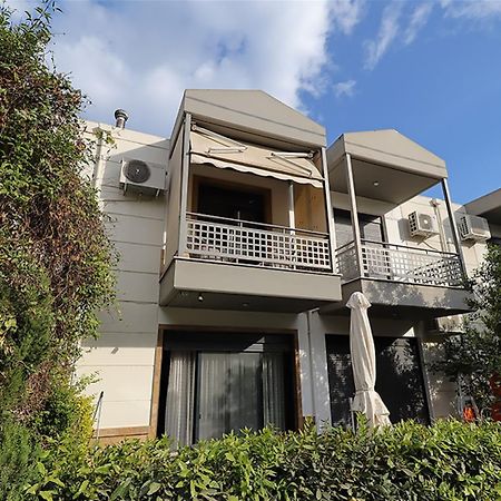 Mema'S Maisonette! เนอาโฟเกีย ภายนอก รูปภาพ
